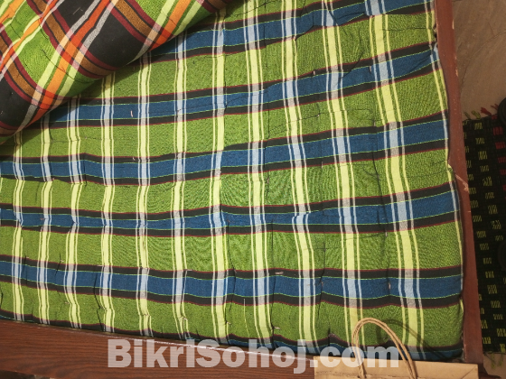 তোশক দুইটি